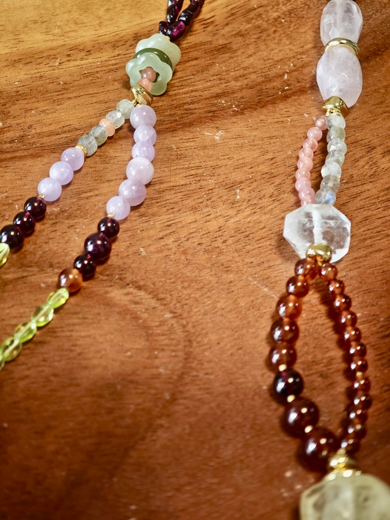Adamigold【星脈】人手設計翡翠水晶能量長項鏈 | 18K鍍金 · 靈性美學Adamigold [Celestial Pulse] Handmade Jade &amp; Crystal Energy Necklace | 18K Gold-Plated Spiritual Art