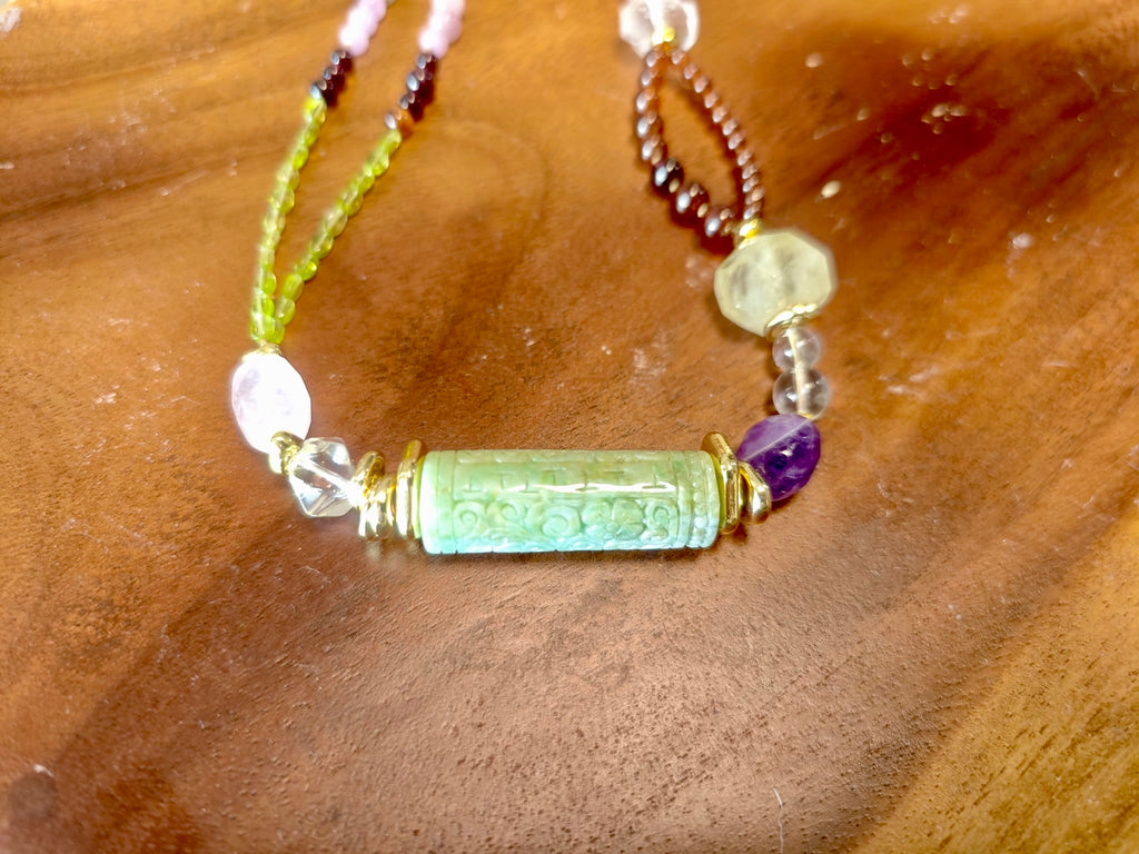 Adamigold【星脈】人手設計翡翠水晶能量長項鏈 | 18K鍍金 · 靈性美學Adamigold [Celestial Pulse] Handmade Jade &amp; Crystal Energy Necklace | 18K Gold-Plated Spiritual Art
